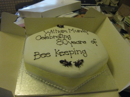 Bee Keeping Cake