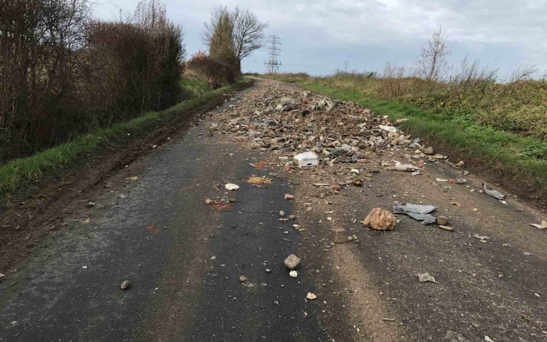 Dartford Council appeals for witnesses as fly-tippers block road