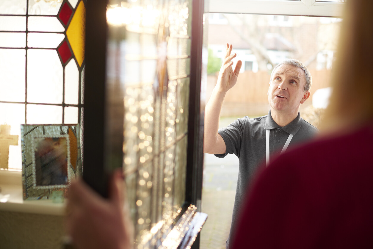 Doorstep Criminals: Don’t Get Scammed This Spring