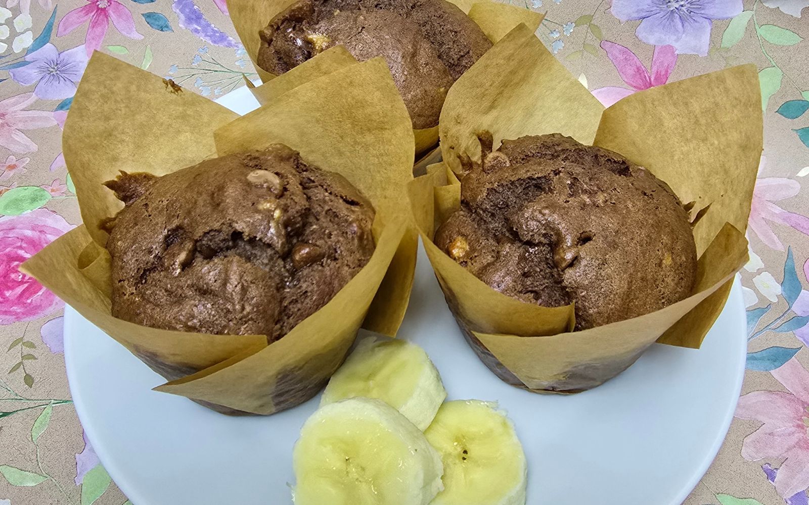 Banana choc chip muffins Banana choc chip muffins